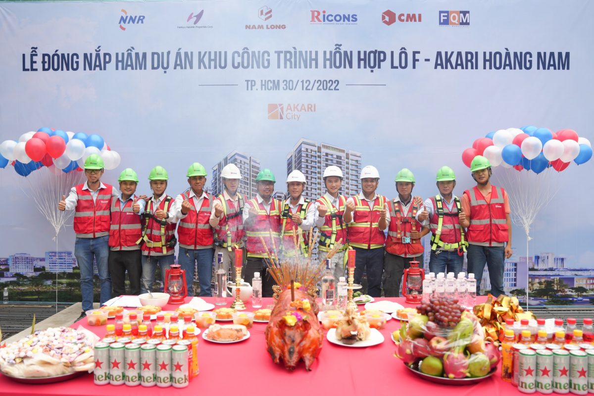 Lễ đóng nắp hầm Akari City phase 2 của tổng thầu xây dựng Ricons